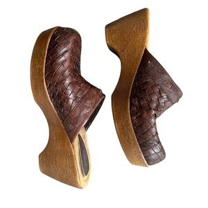 Vintage Dr Scholl’s Brown Leather Lattice Clogs